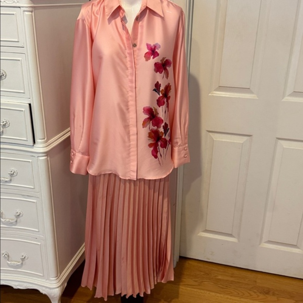 Zara Pink pleated maxi skirt with oversized floral blouse - Picture 1 of 7